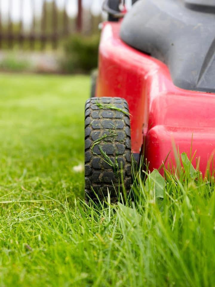 Lawn mowing in Cypress, TX